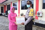 Bhayangkari Cabang Lingga Berikan Bantuan Sembako, Masker serta Suplemen Untuk Personil Polri dan Bhayangkari Tenaga Medis