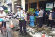 Tekan Penyebaran Corona di Lingga, Polisi Himbau & Bagi Masker Gratis di Pasar