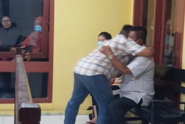 Dipersidangan, Pelaku Pengrusakan Rumah Pengusaha Dabo Bersimpuh Minta Maaf Pada Korban
