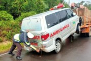 Sebuah Mobil Ambulance Tergelincir di Sungai Tenam