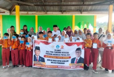 DPC Gerindra Lingga Salurkan Bantuan Beasiswa Program Indonesia Pintar