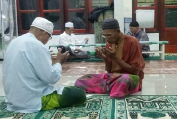 Panitia Zakat Fitrah Surau Al Kautsar Salurkan Zakat kepada 90 Penerima