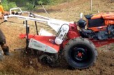 Dukung Petani di Lingga, Pemprov Kepri Salurkan 2 Unit Traktor Bagi Petani