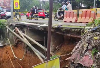 Bahu Jalan Simpang Kota Piring Tanjungpinang Amblas Akibat Hujan Deras