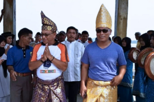 Alias Wello dan Muhammad Nizar saat kampanye bersama pada Pilkada Lingga 2015 lalu | foto: ist