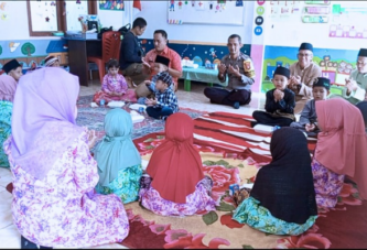 Makanan Tambahan Bergizi dari Desa Tanjung Harapan Untuk Anak-anak PAUD