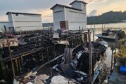 Insiden Kebakaran Kembali Terjadi di Senayang, Dua Rumah dan Dua Speedboat Terbakar