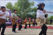 Panggung Kreativitas dan Tangis Haru Warnai Perpisahan 21 Murid SD 008 Singkep
