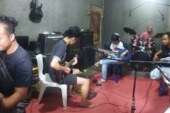 Menembus Sekat Formalitas: Camat Singkep Barat dan Komunitas LMG Gaungkan Energi Positif Lewat Musik