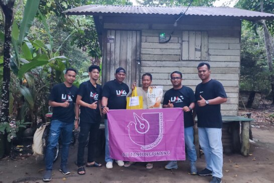 Peduli Sesama, AJI Tanjungpinang Salurkan Bantuan Sembako untuk Warga Kurang Mampu di Kecamatan Singkep