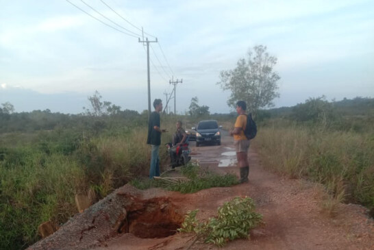 Jembatan di Tanah Putih Ambruk Akibat Hujan, Akses Warga Terganggu