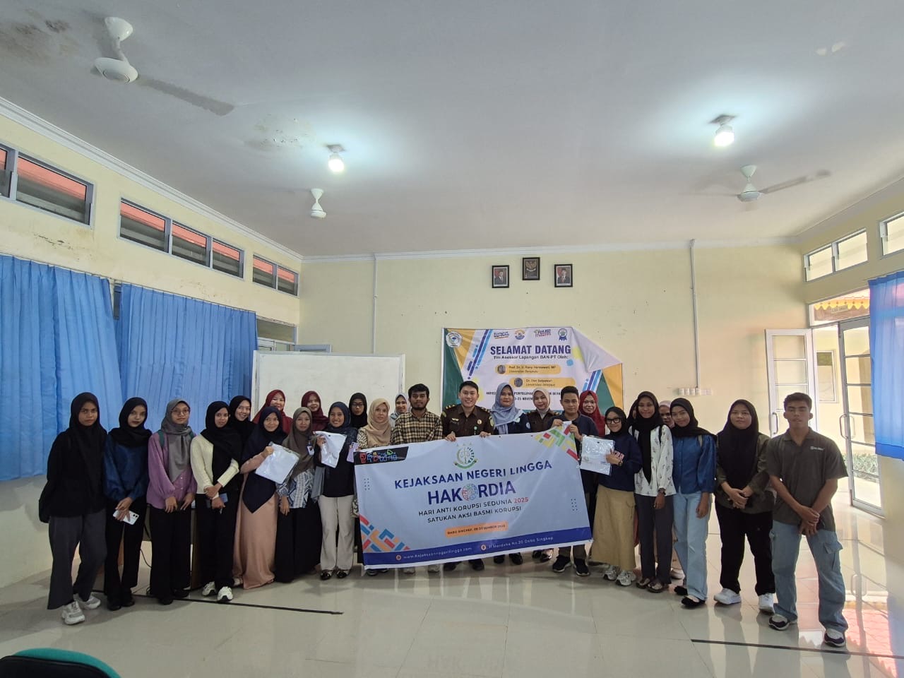 Peringati HAKORDIA 2025, Kejari Lingga Gelar Penyuluhan Hukum dan Dialog Interaktif bersama Mahasiswa Politeknik Lingga | F. Redaksi