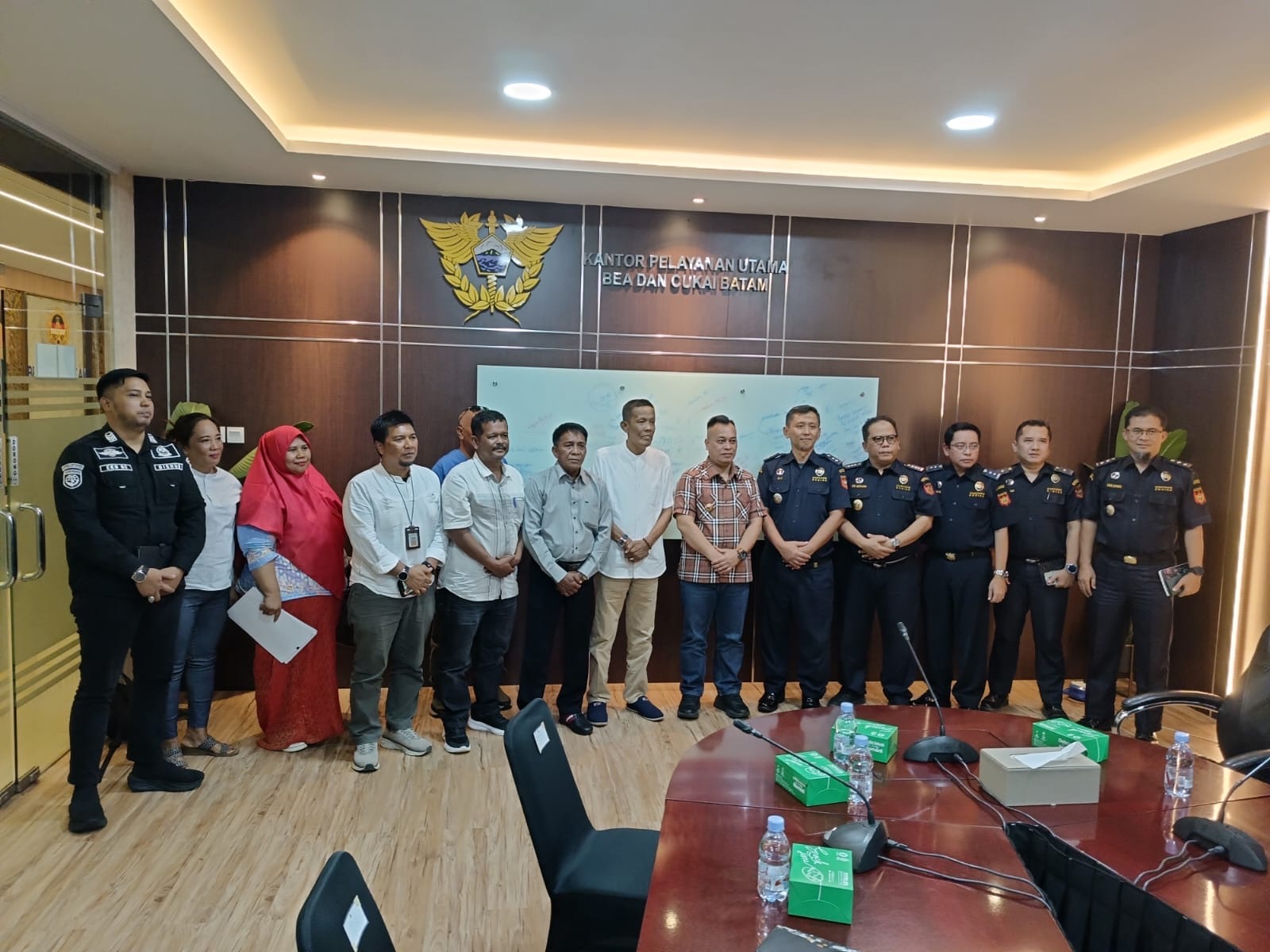 Pemkab Lingga dan Bea Cukai Batam Perkuat Sinergi Atur Distribusi Barang dan Sembako | F. Redaksi