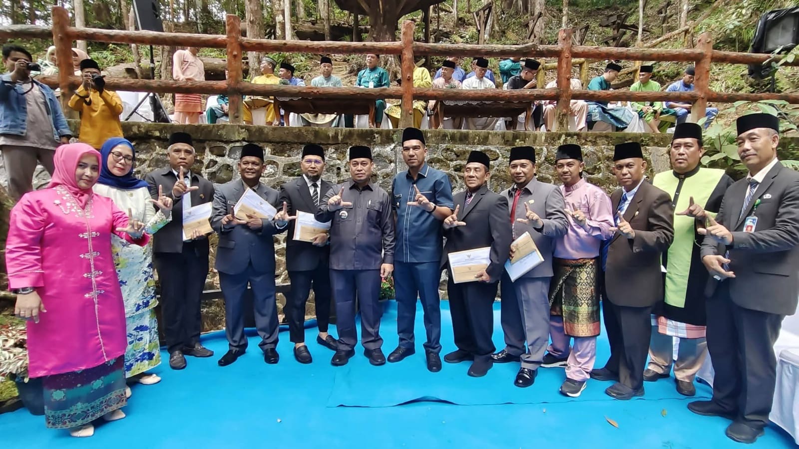 Bupati Lingga Lantik Enam Pejabat Tinggi Pratama di Air Terjun Resun | F. Redaksi
