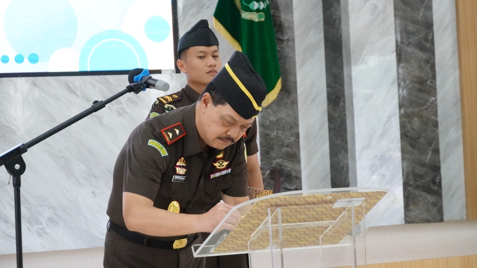 Kajati Kepri Lantik Asisten Pemulihan Aset, Dorong Optimalisasi Pengembalian Aset Negara | F. Redaksi