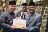 Bupati Lingga Lantik Enam Pejabat Tinggi Pratama di Air Terjun Resun