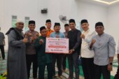 Safari Ramadhan Hari Ke-9, Wakil Bupati Lingga Salurkan Bantuan untuk Duafa dan Yatim di Penuba