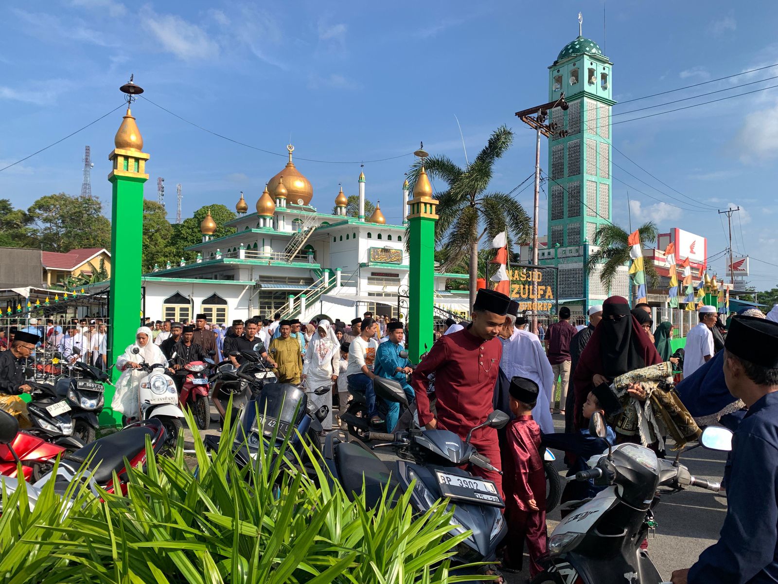Lautan Jemaah Padati Masjid Az-Zulfa Singkep, Idul Fitri 1447 H Lebih Semarak dari Tahun Sebelumnya | F. Penulis