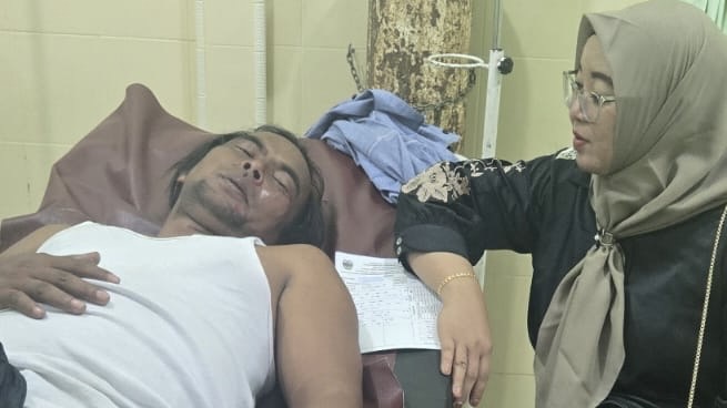 Ketua DPRD Lingga Jenguk Warga yang Mengalami Musibah, Tunjukkan Empati di Tengah Kondisi Ekonomi | F. Redaksi