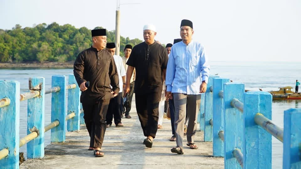 Safari Ramadhan di Bakung Serumpun, Bupati dan Wabup Lingga Serahkan Bantuan untuk Yatim dan Lansia | F. Diskominfo Lingga