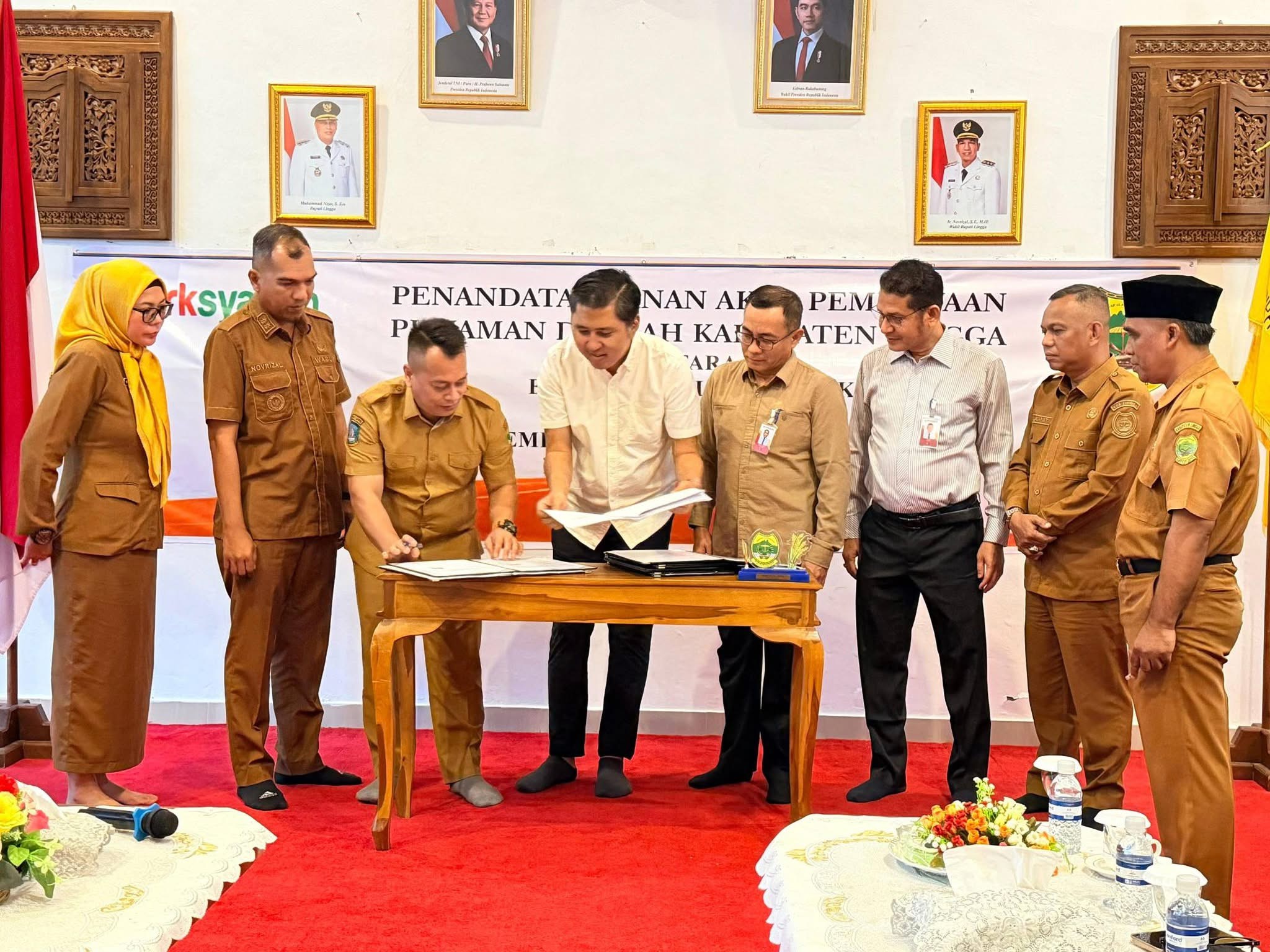 Pemkab Lingga Teken Akad Pembiayaan dengan BRK Syariah untuk Penuhi THR ASN | F. Diskominfo Lingga