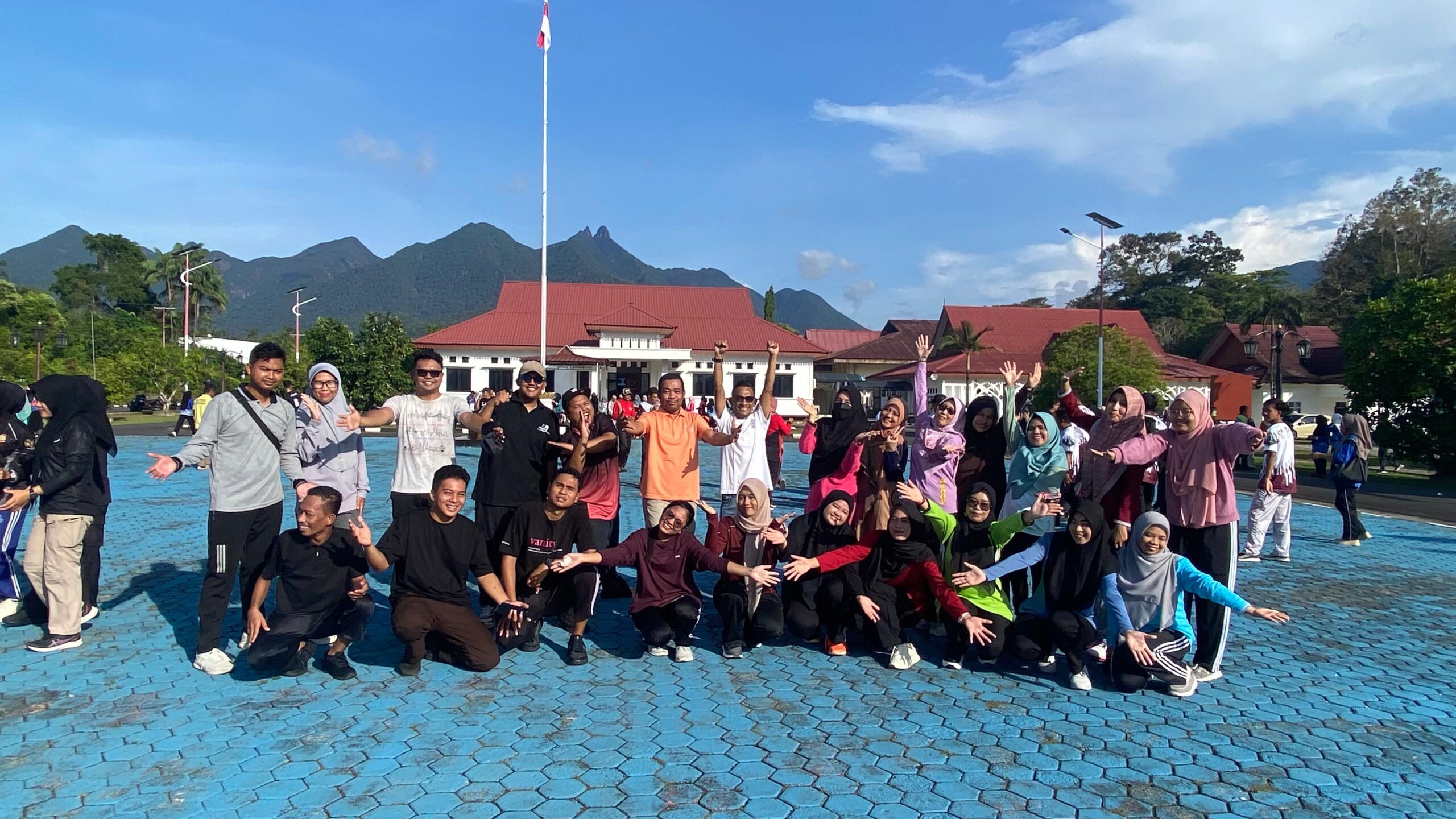 Diskominfo Lingga Ikut Senam Sehat, Perkuat Komunikasi Antarinstansi | F. Redaksi