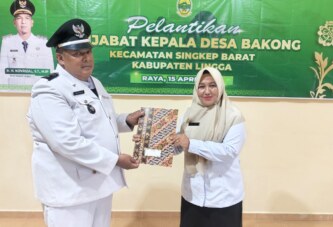 Plt Camat Singkep Barat Lantik Pj Kepala Desa Bakong, Tekankan Transparansi dan Pelayanan Publik
