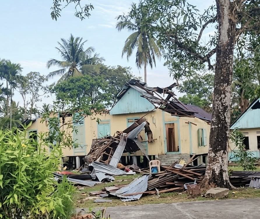 Puting Beliung Terjang Pasir Kuning, Rumah Warga Rusak Parah | F. Redaksi
