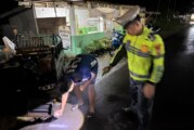 Lakalantas Maut, Pengendara Motor Tabrak Kendaraan Roda Tiga yang Sedang Parkir